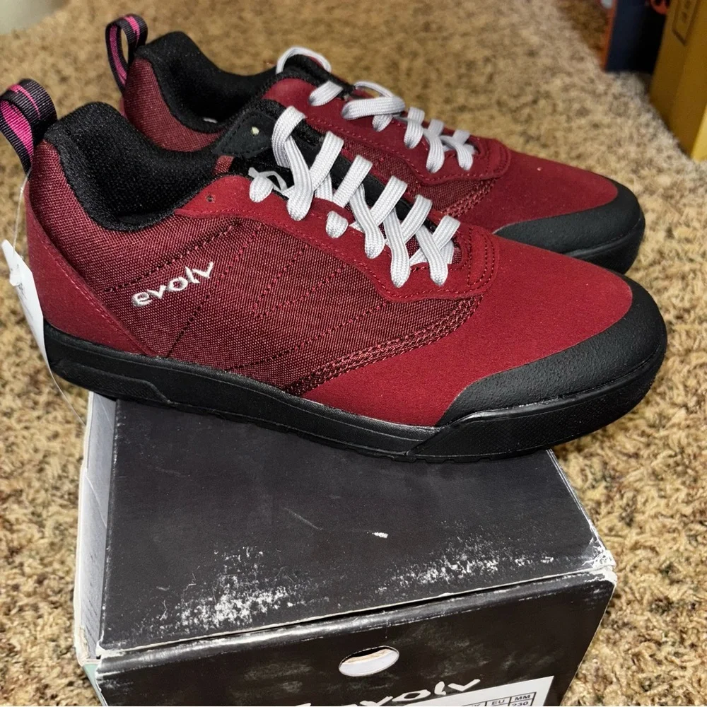 NEW Evolv Rebel Women's Size 6 Merlot Red Outdoor Climbing Hiking Shoes